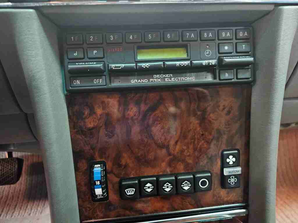 radio Mercedes oldtimer of klassieker