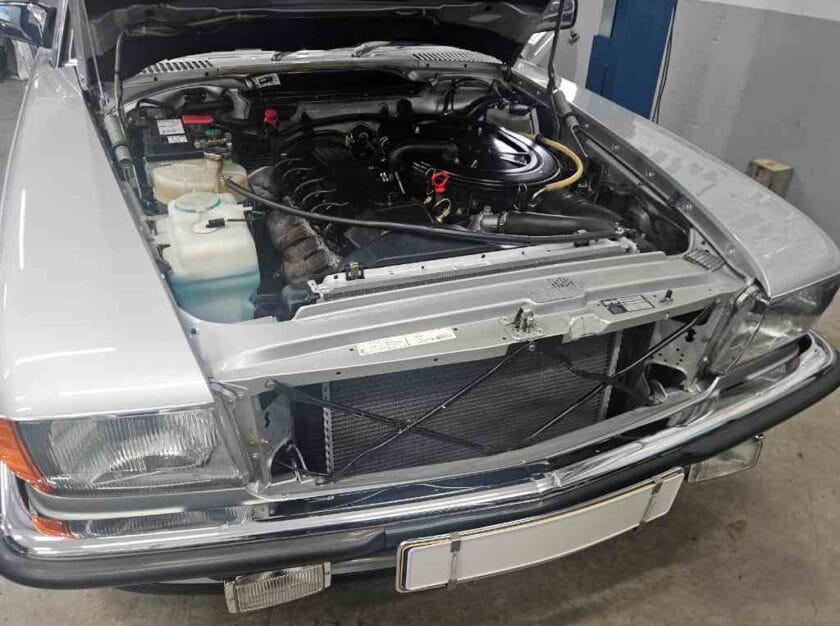 Mercedes SL oldtimer radiateur lekt